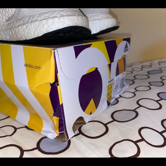 Adidas Ultraboost CBC Edition - Picture 7 of 7